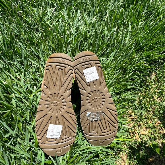 UGG🍂🍁Mini Classic II chestnut Size 11 women - Picture 8 of 13